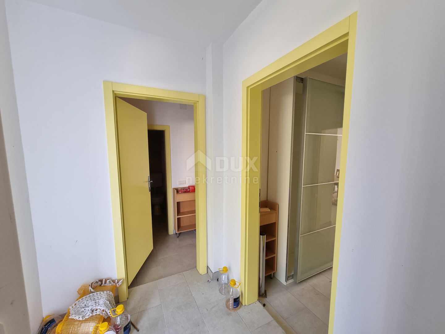 公寓 在 Novi Vinodolski, Primorje-Gorski Kotar County 12356488