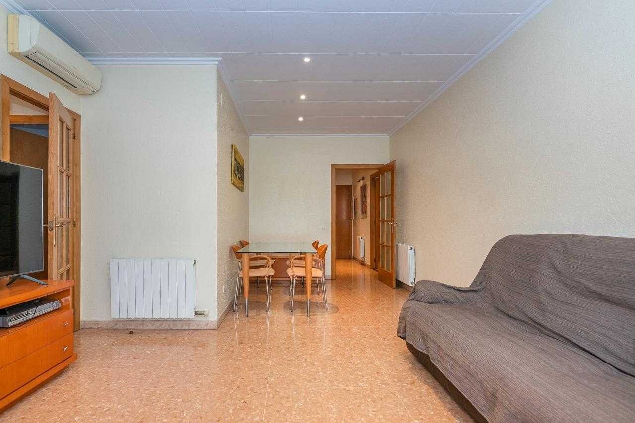 公寓 在 Cornellà de Llobregat, Catalunya 12356611