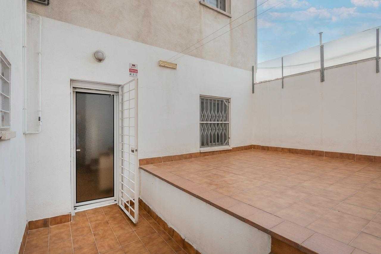 Eigentumswohnung im Cornellà de Llobregat, Catalunya 12356611