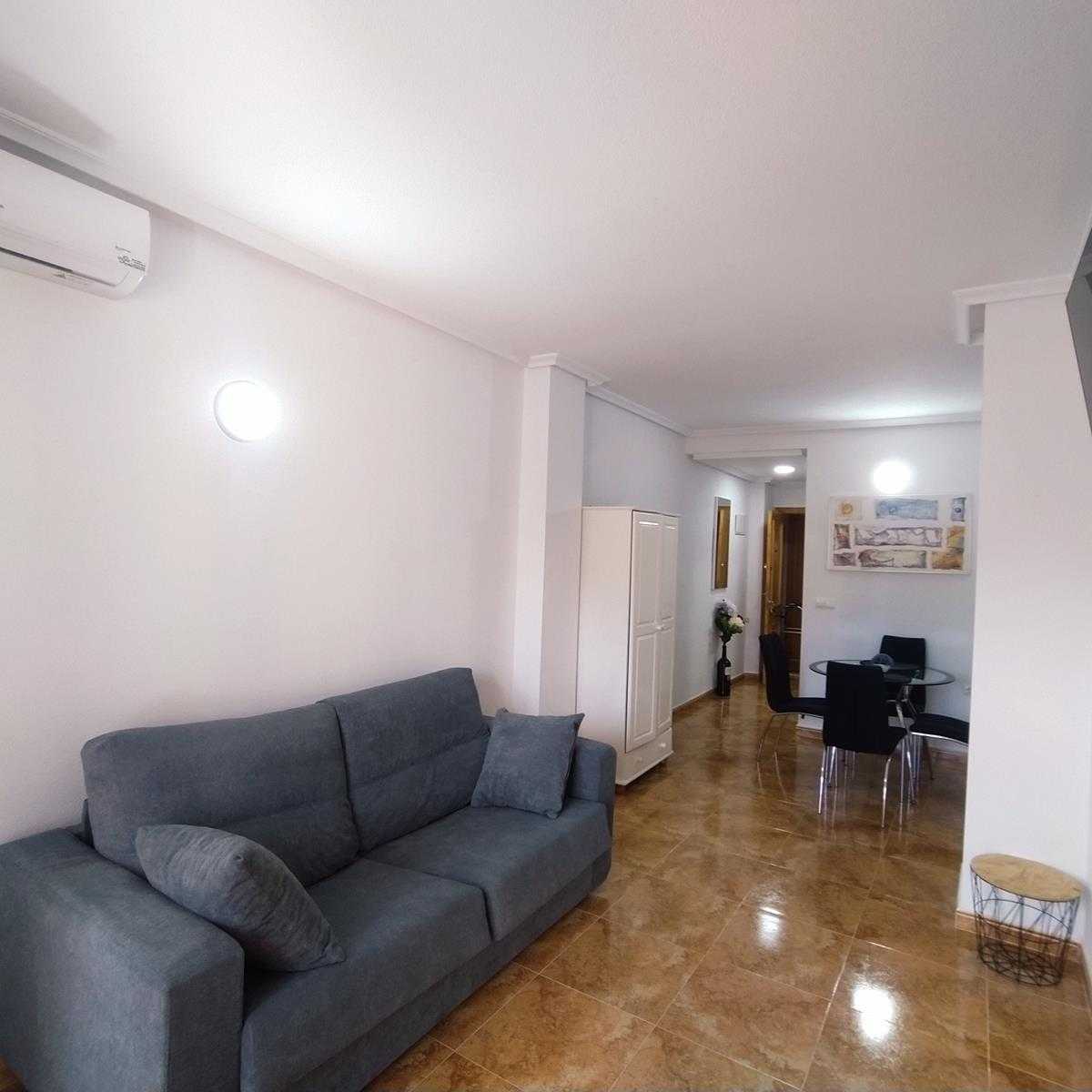 Condominium in Torrevieja, Comunidad Valenciana 12356618