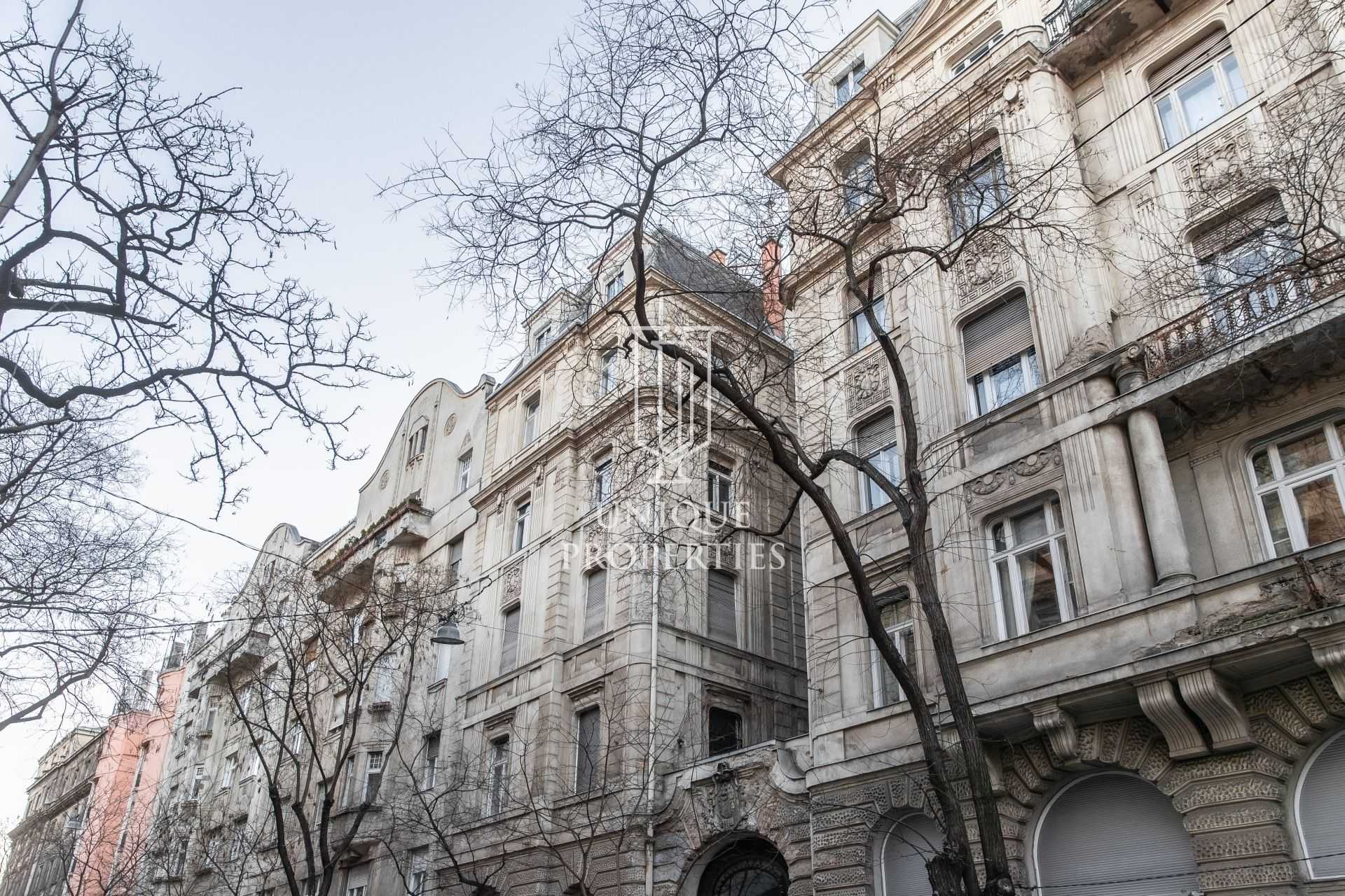 Casa nel Budapest,  12357907