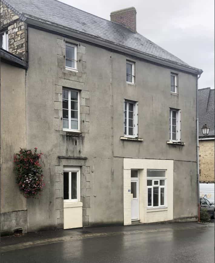 House in Saint-Denis-de-Gastines, Pays de la Loire 12359973