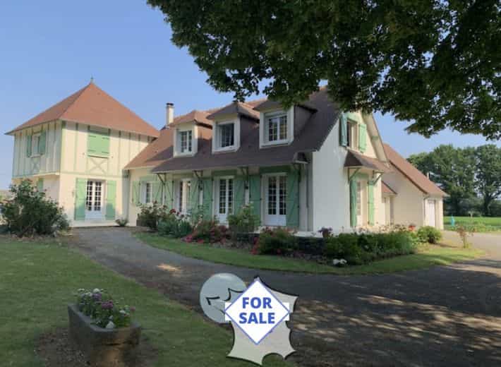 House in Chantrigne, Pays de la Loire 12359974