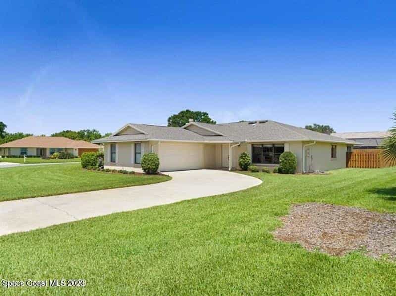 rumah dalam Pineda, Florida 12360058
