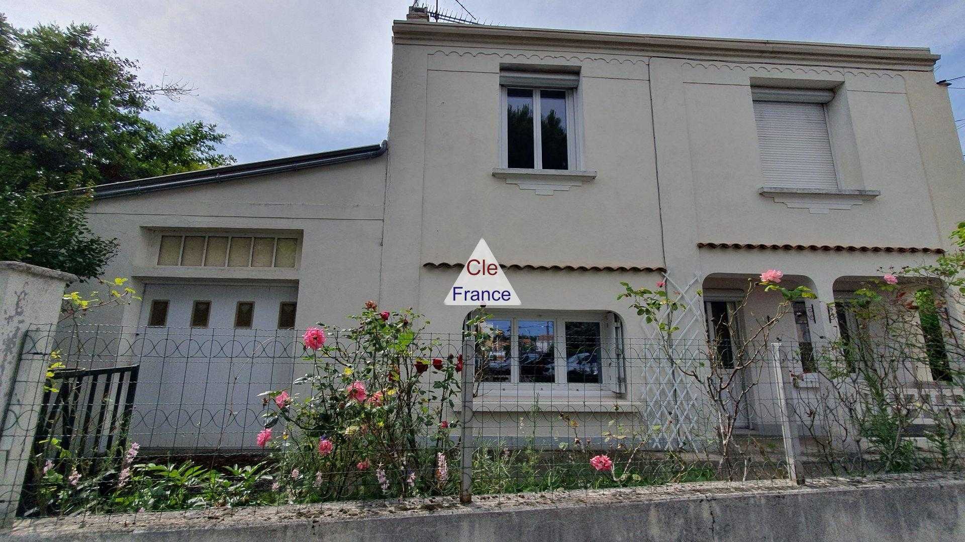 Rumah di L'Isle-d'Espagnac, Nouvelle-Aquitaine 12361022