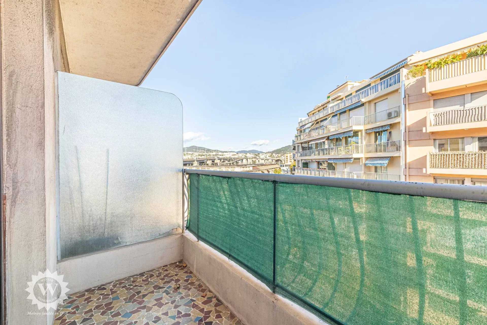 Condominium in Leuk, Provence-Alpes-Côte d'Azur 12361082