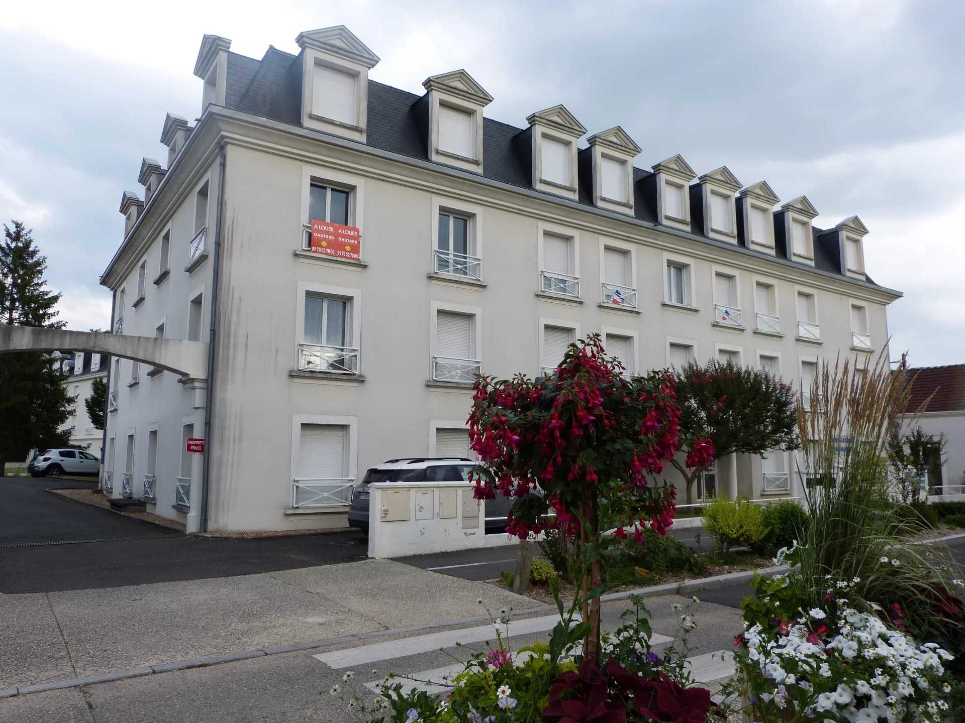 Condominium in Chambray-les-Tours, Centre-Val de Loire 12361123