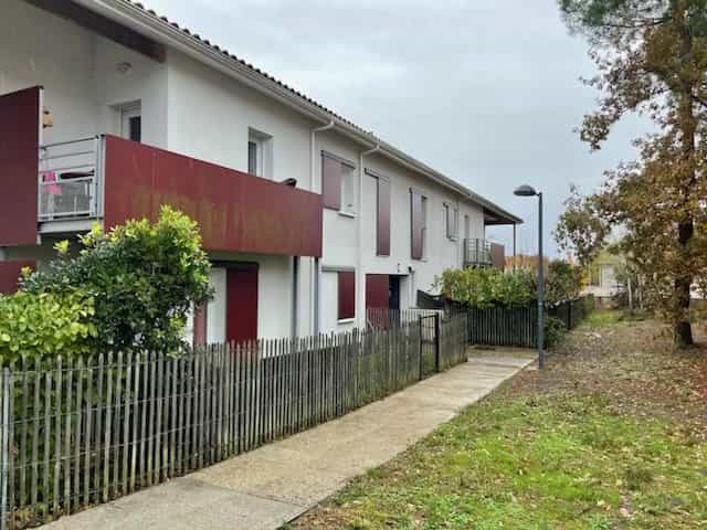 Condominium in Saint-Medard-en-Jalles, Nouvelle-Aquitaine 12361154