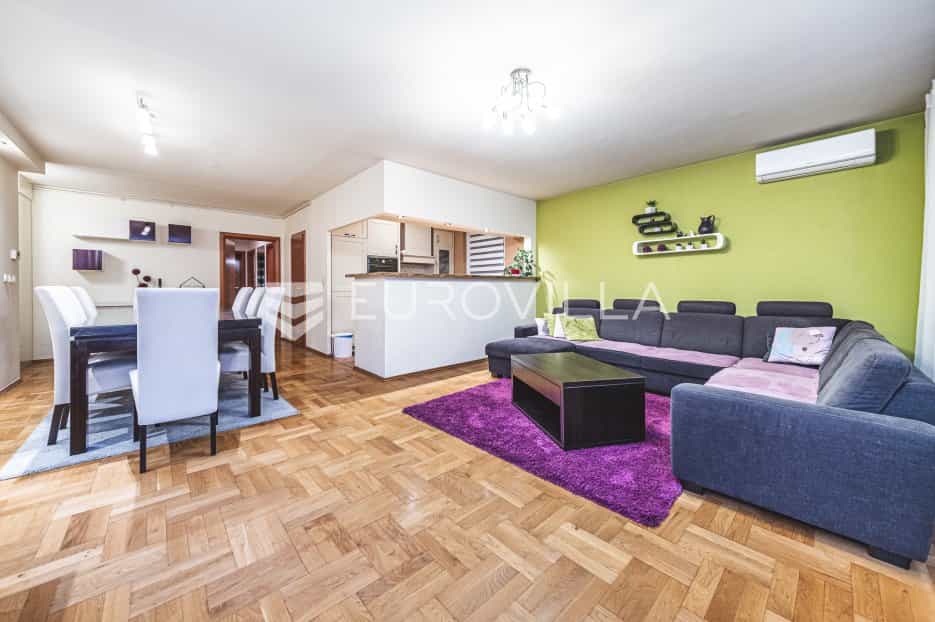 Condominium in Remetinec, Zagreb, Grad 12364320