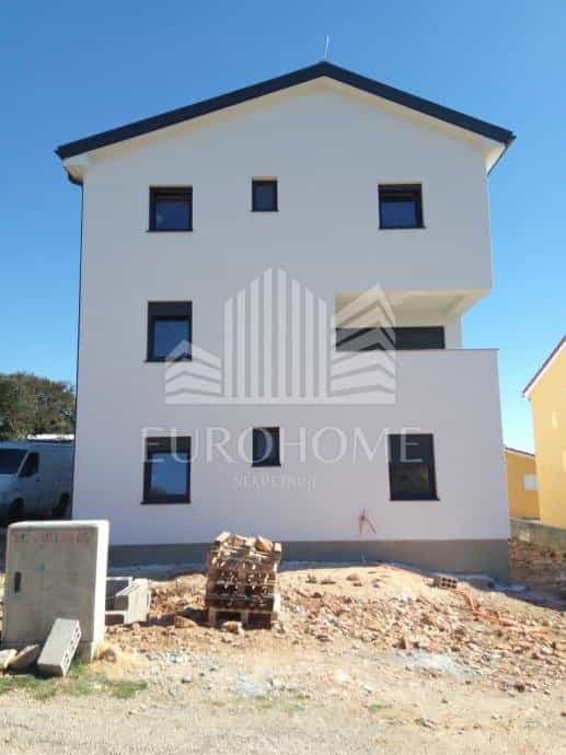 Condominium dans Mandre, Zadar County 12364901