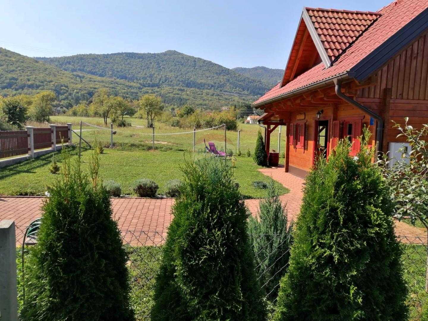 房子 在 Ličko Lešće, Ličko-senjska županija 12364974