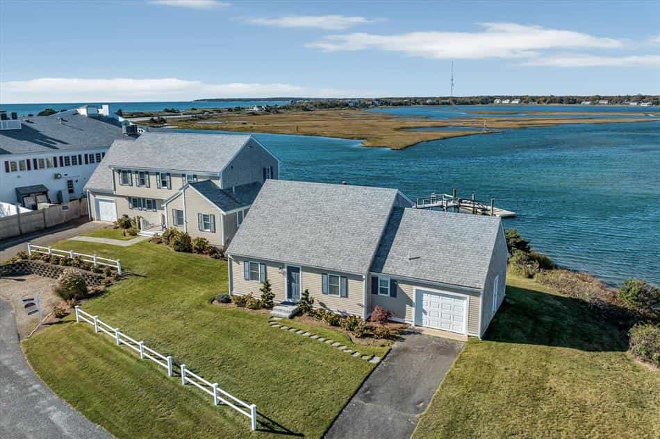rumah dalam Sungai Bass, Massachusetts 12365739