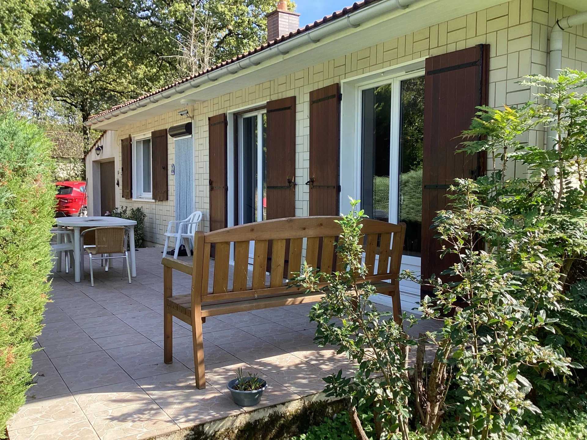 Residential in Saint-Firmin-des-Bois, Loiret 12366545