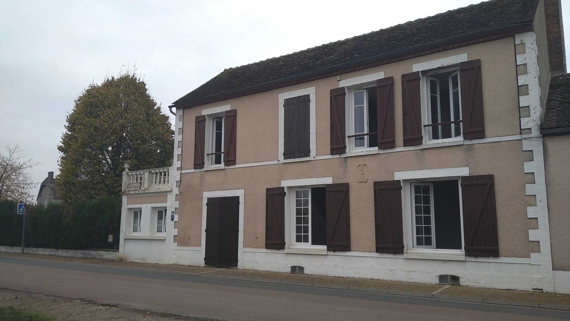 房子 在 Griselles, Centre-Val de Loire 12366547