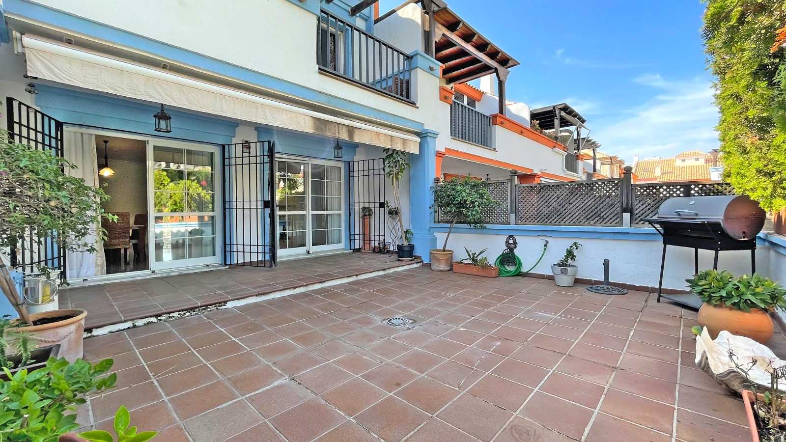 Multiple Houses in Marbella, Andalusia 12366989