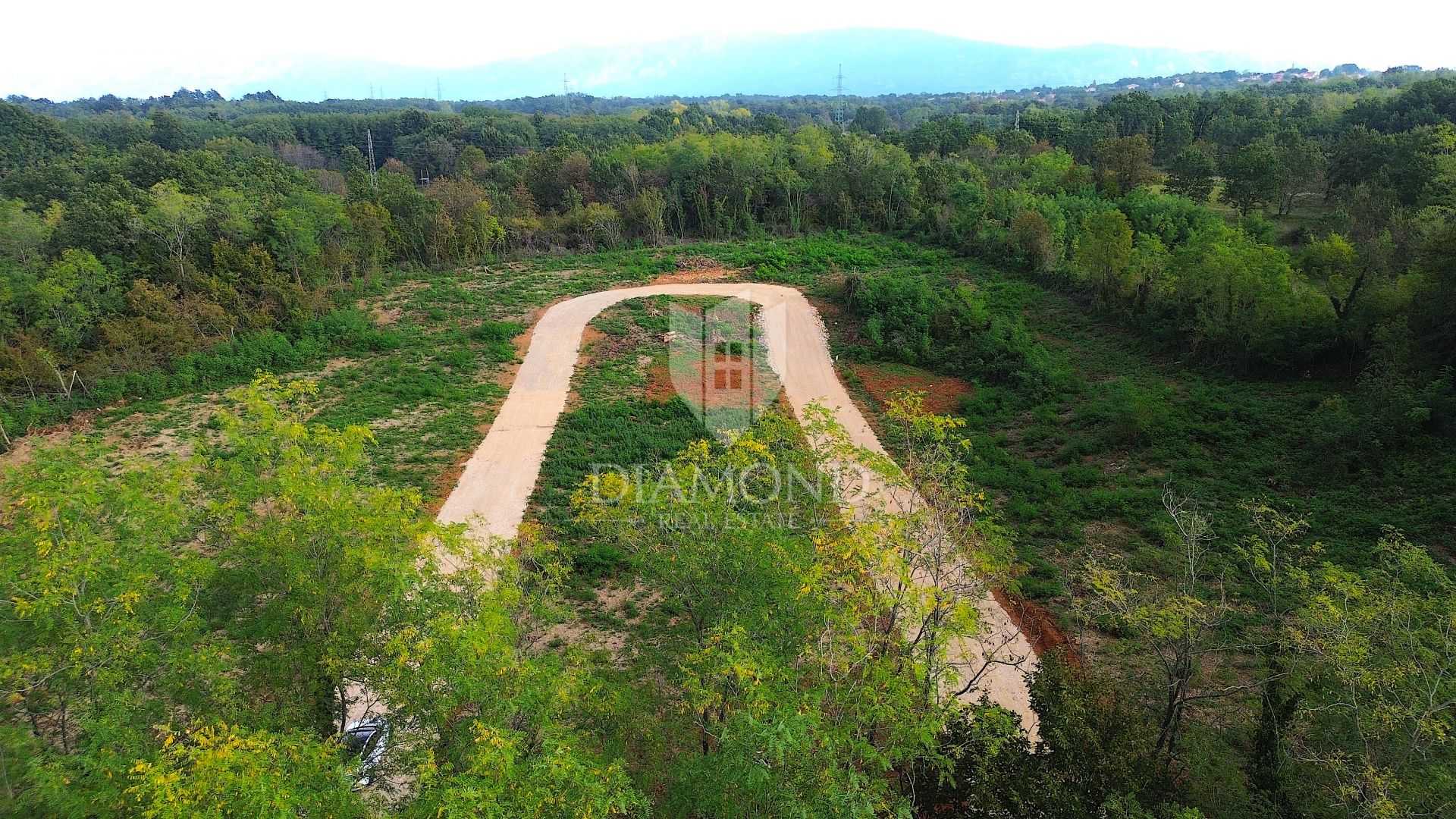 Land in Labin, Istria County 12367203