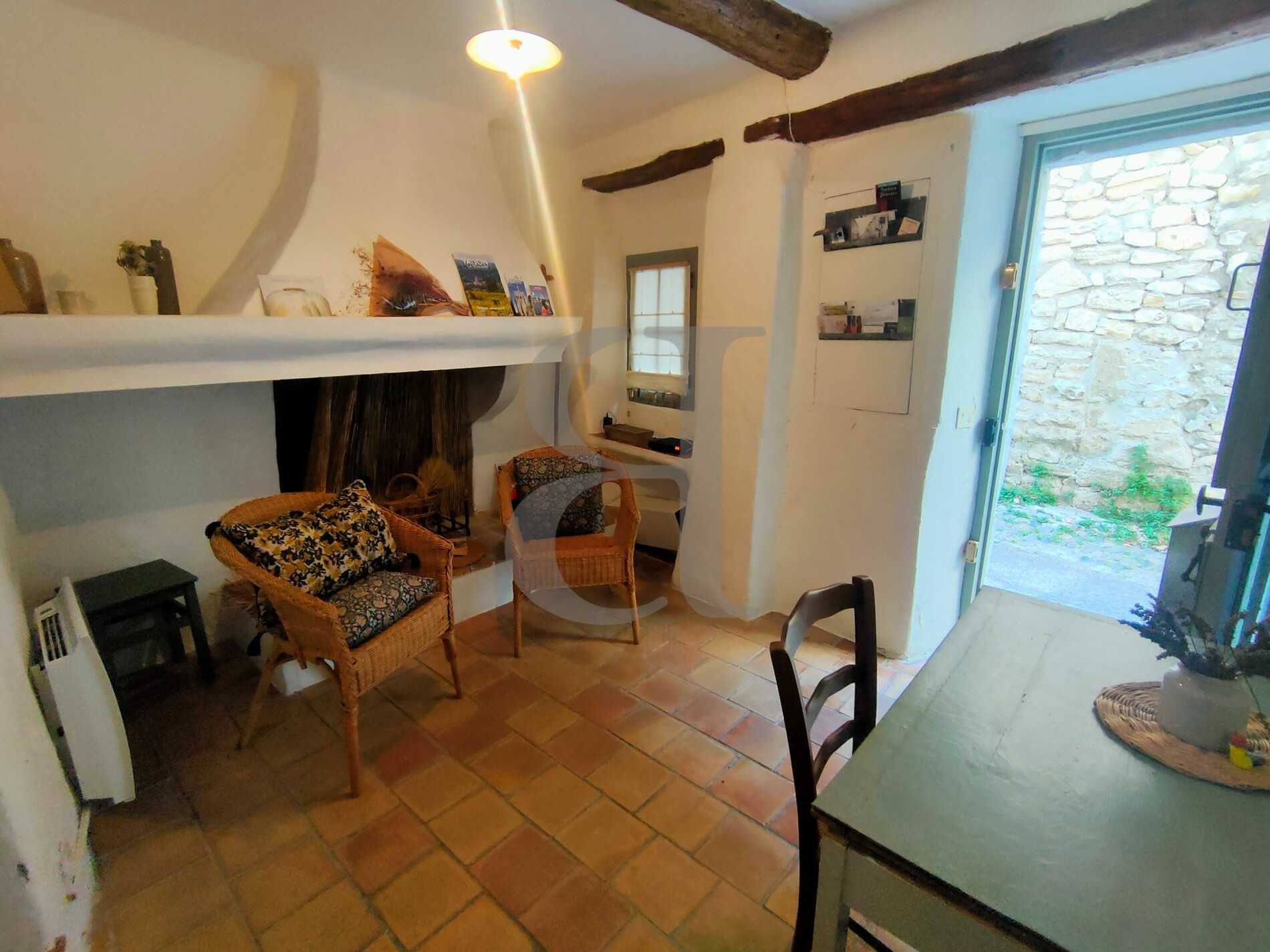 Casa nel Vaison-la-Romaine, Provence-Alpes-Côte d'Azur 12368126