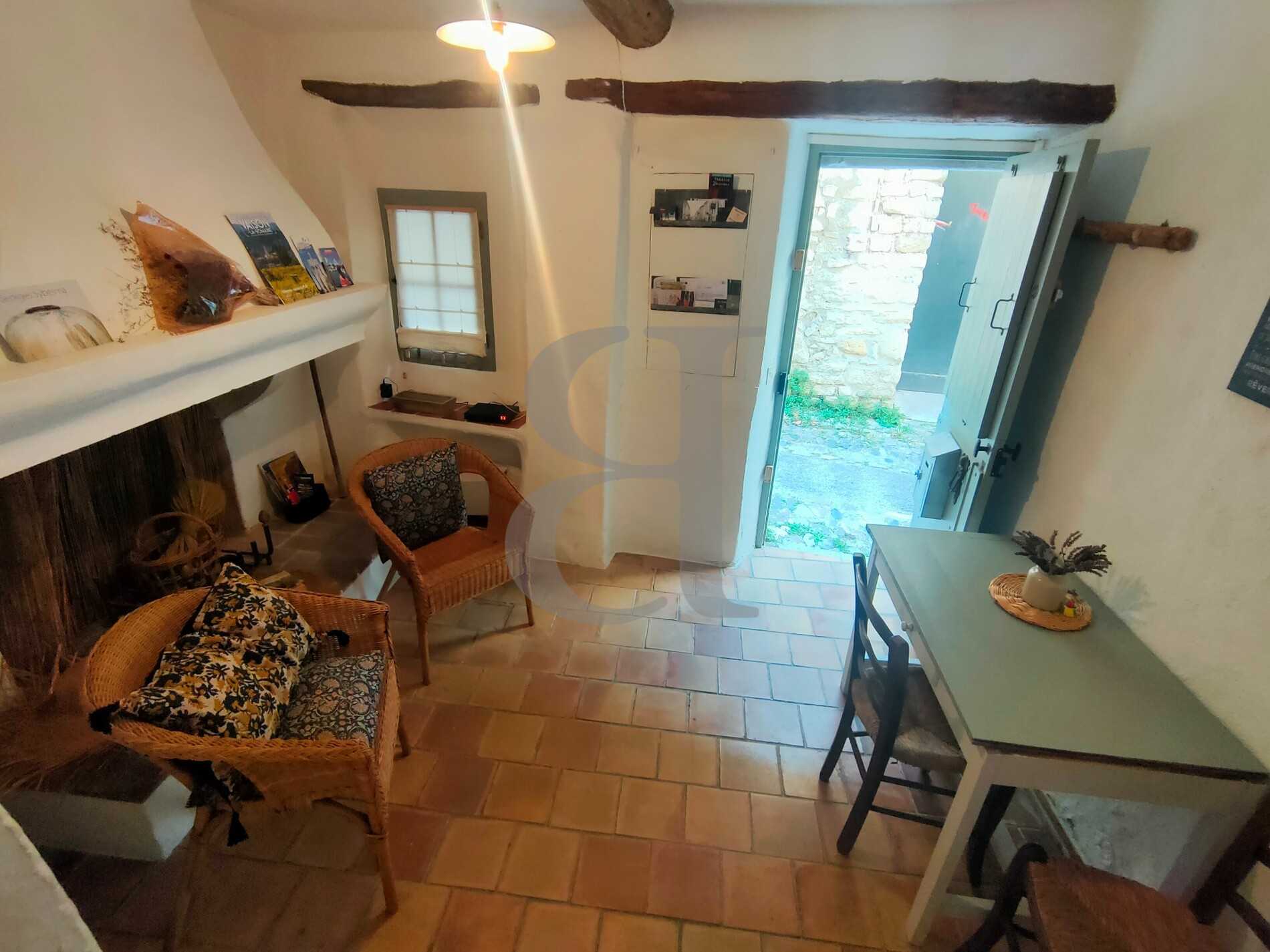 Casa nel Vaison-la-Romaine, Provence-Alpes-Côte d'Azur 12368126