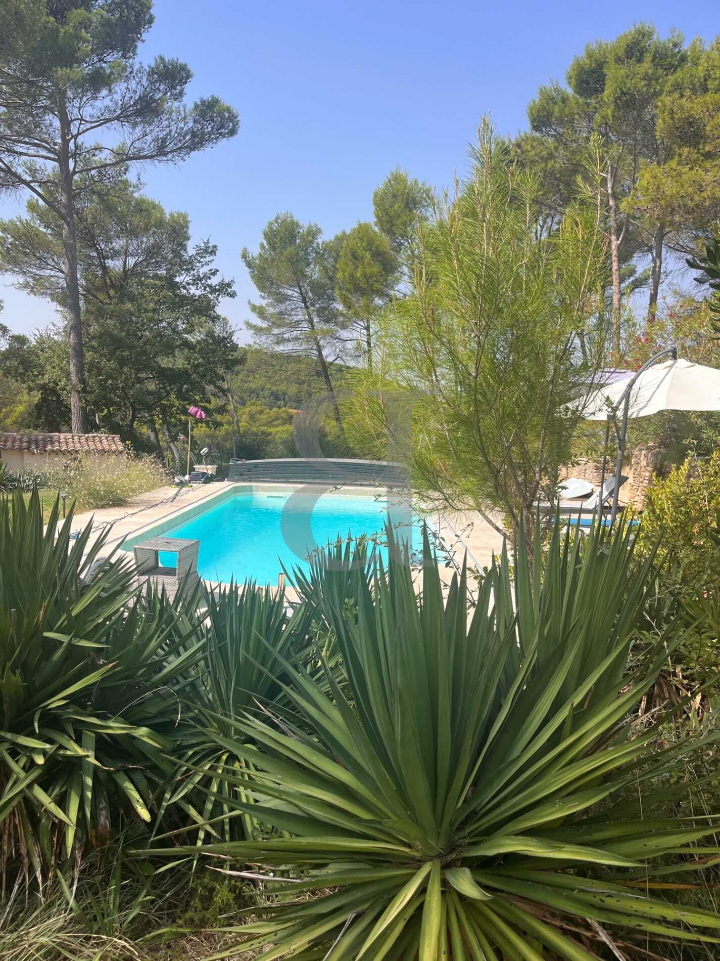 casa no Pernes-les-Fontaines, Provence-Alpes-Cote d'Azur 12368128