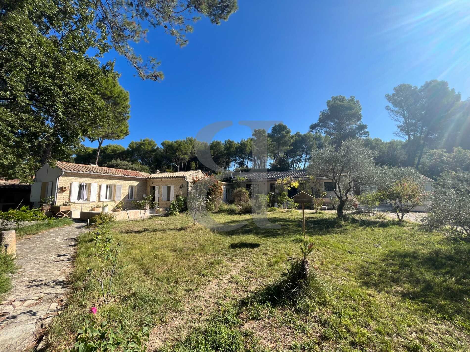 Hus i Pernes-les-Fontaines, Provence-Alpes-Cote d'Azur 12368128