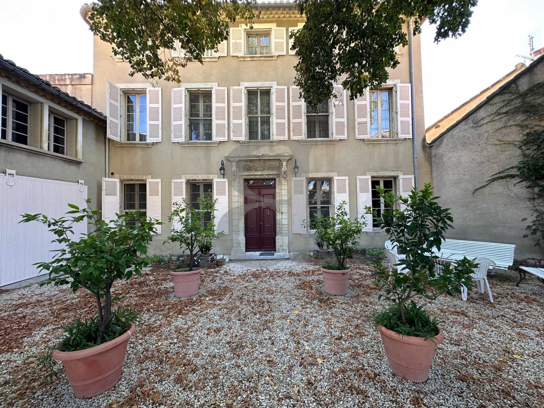 Huis in Carpentras, Provence-Alpes-Côte d'Azur 12368129