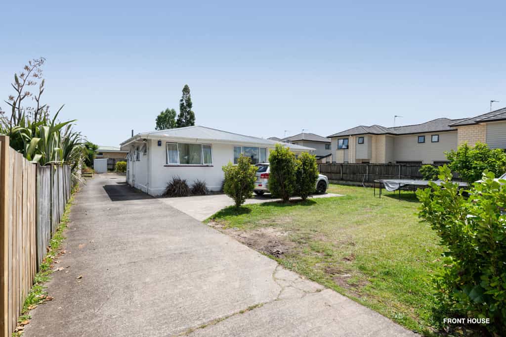 Condominium in Hamilton, Waikato 12368745