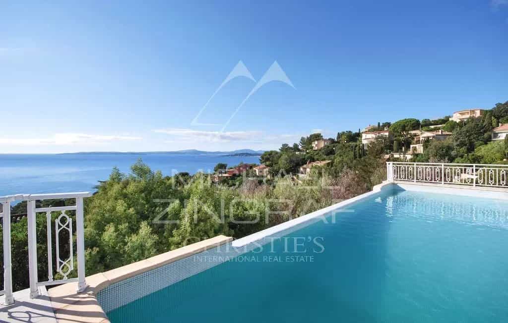 Huis in Sint-Aygulf, Provence-Alpes-Côte d'Azur 12369051