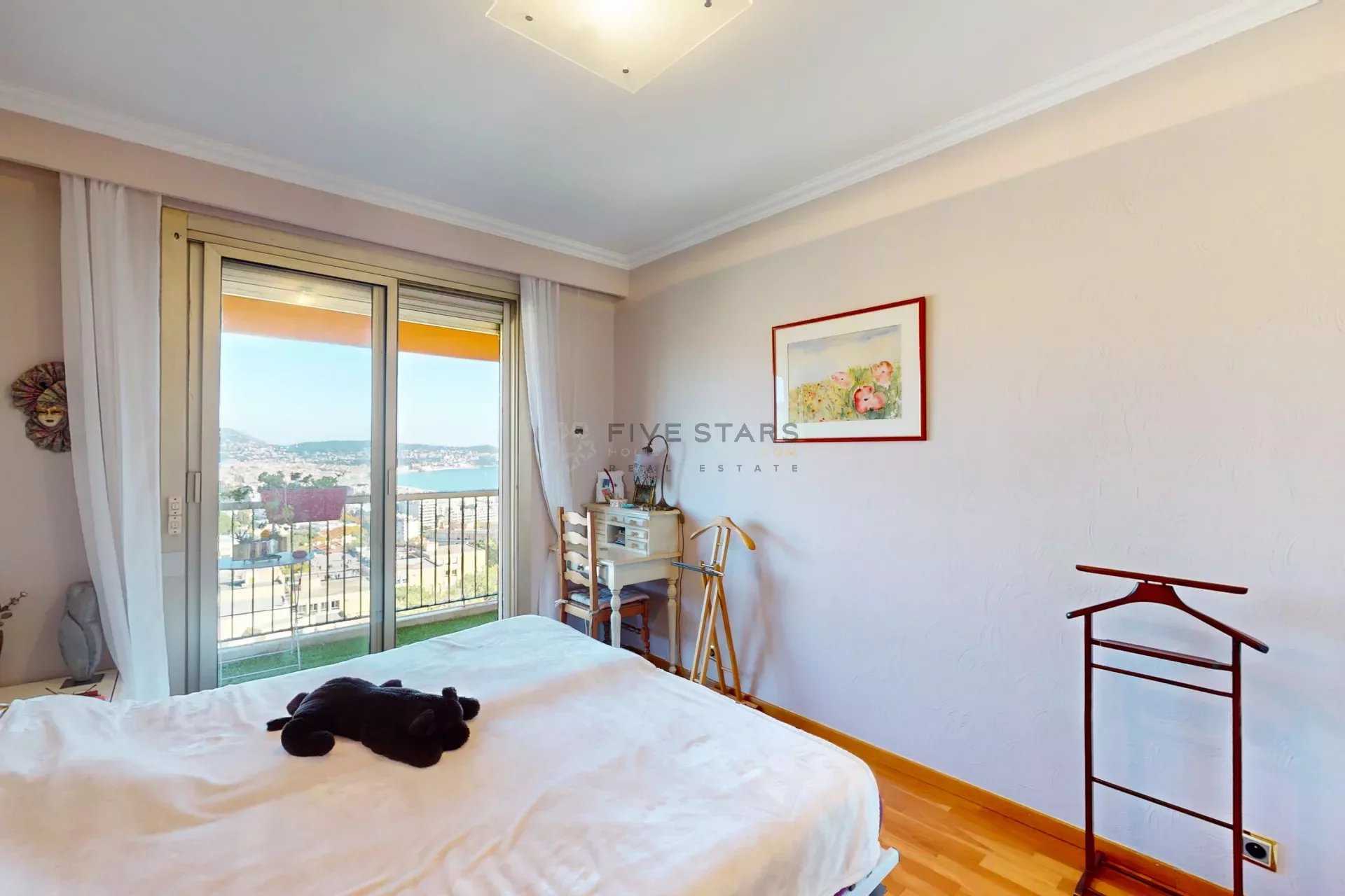 Condominium in Nice, Alpes-Maritimes 12369068