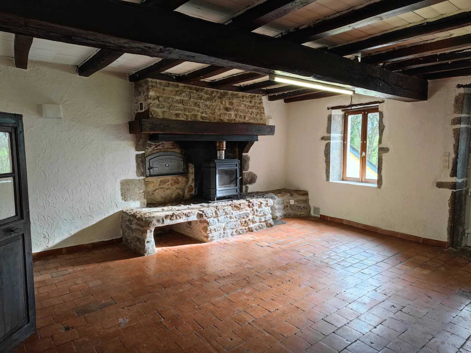 Dom w Biches, Bourgogne-Franche-Comte 12369116