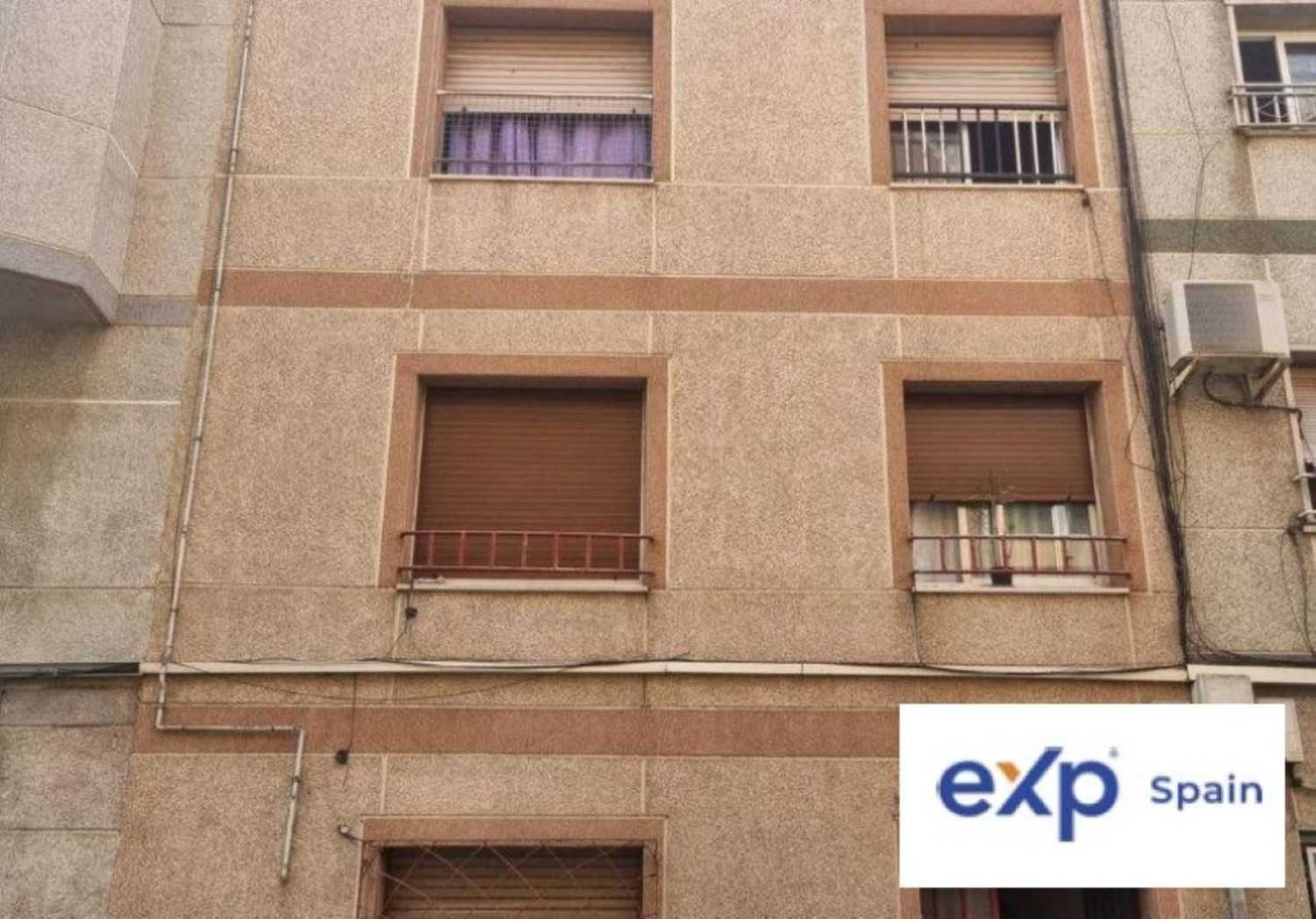 Condominium in Santa Coloma de Gramenet, Catalunya 12369699