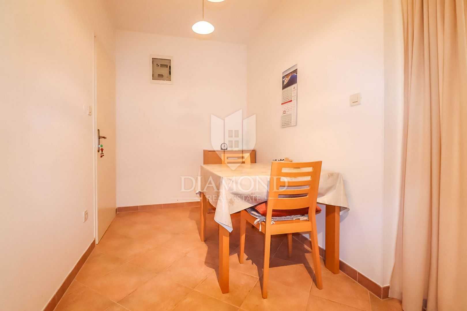 Condominium in Rovinj, Istria County 12370250