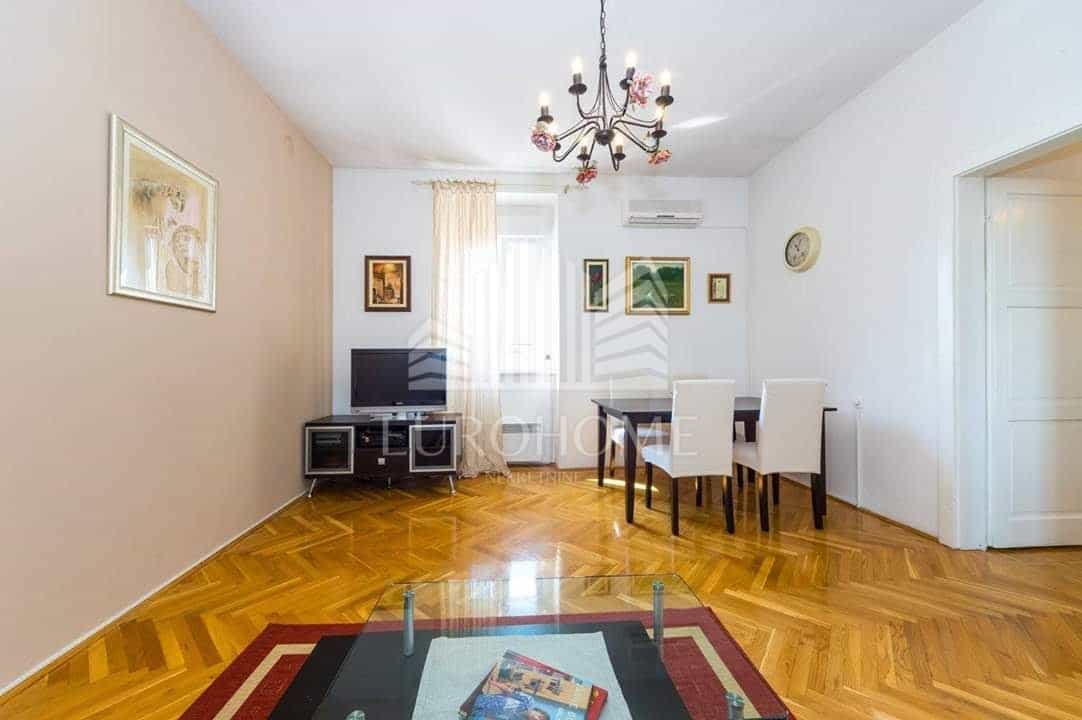 Condominium in Zadar, Zadarska Zupanija 12370445