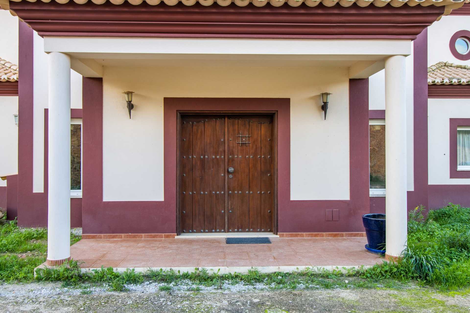 жилой дом в Silves, Faro District 12371443