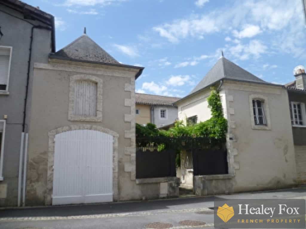 House in Chabanais, Nouvelle-Aquitaine 12371584