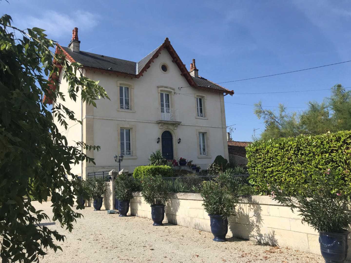 casa en Saint-Pierre-de-Juillers, Nouvelle-Aquitaine 12371934