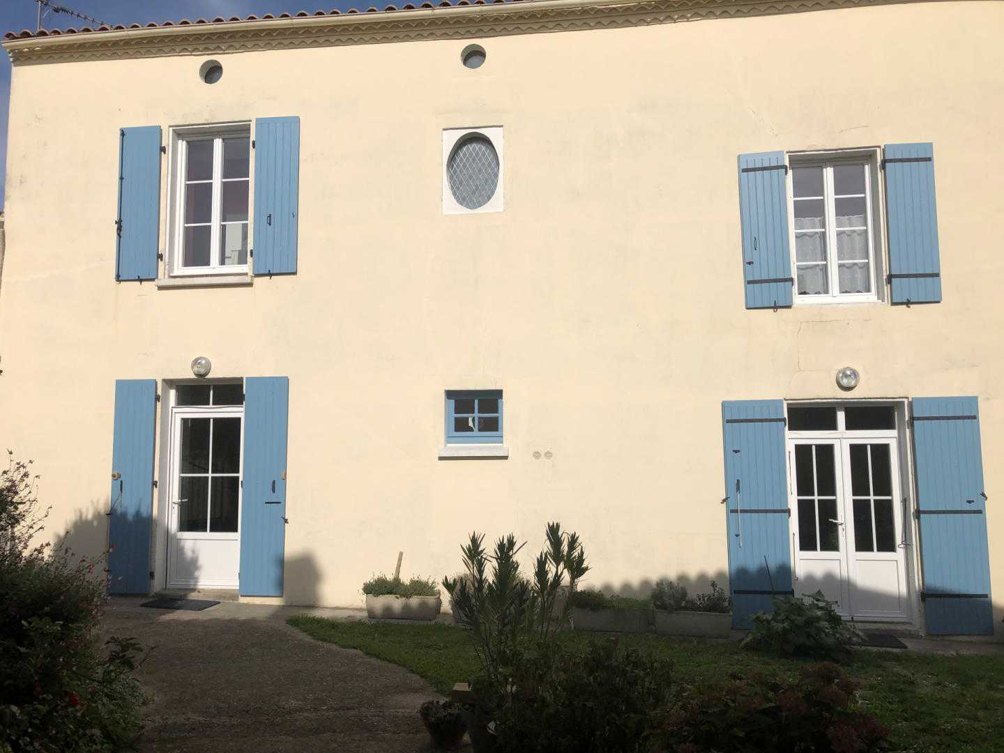 Huis in La Jarrie-Audouin, Nouvelle-Aquitanië 12371954