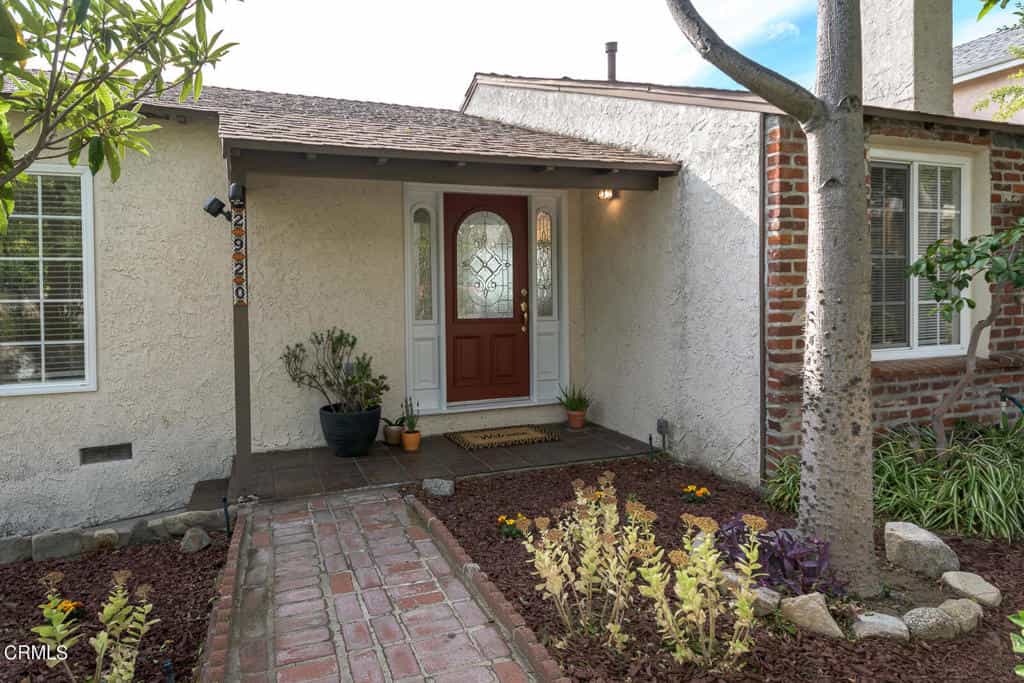 Talo sisään La Crescenta-Montrose, California 12372553