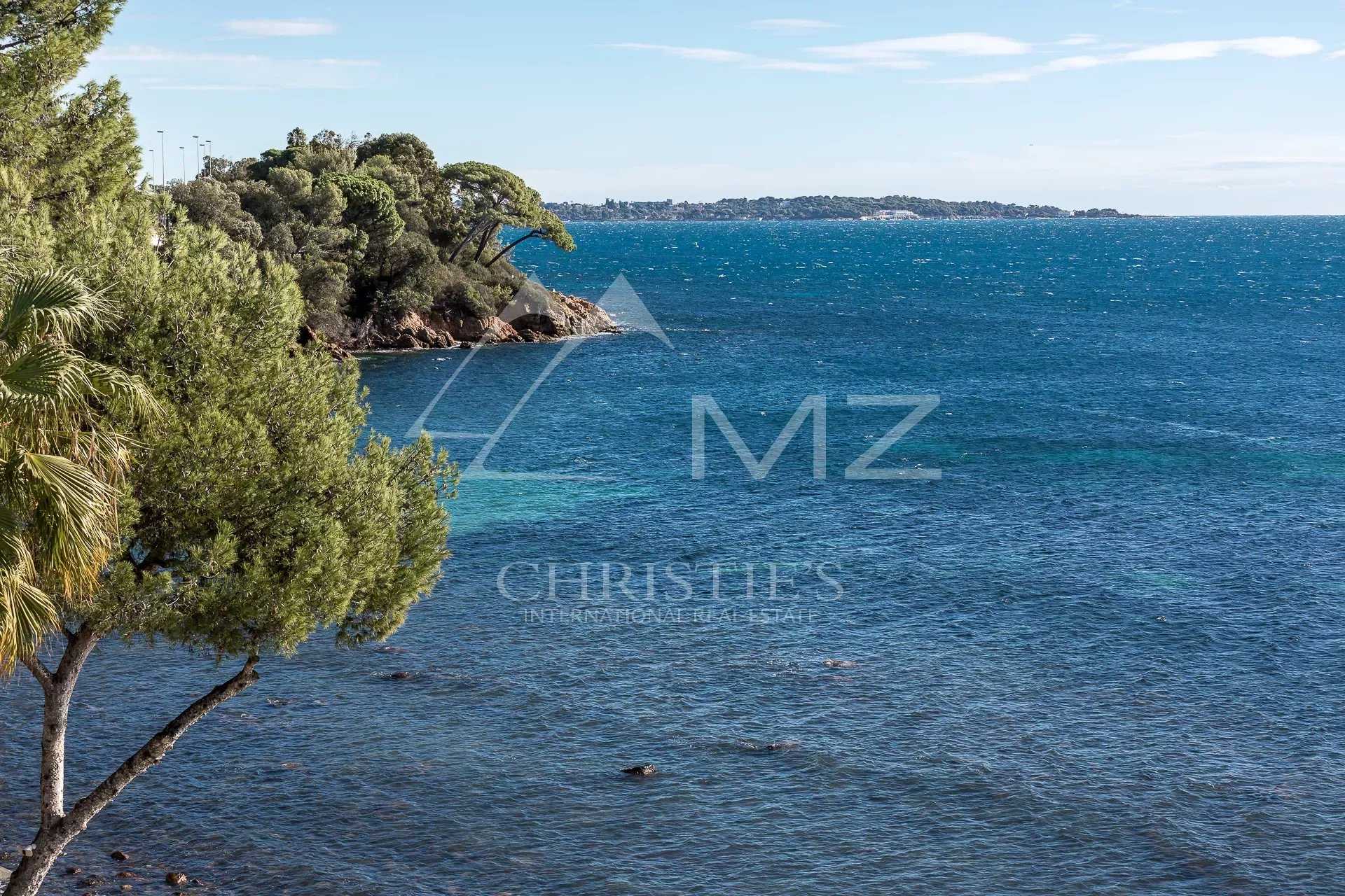 Residential in Cannes, Alpes-Maritimes 12372559