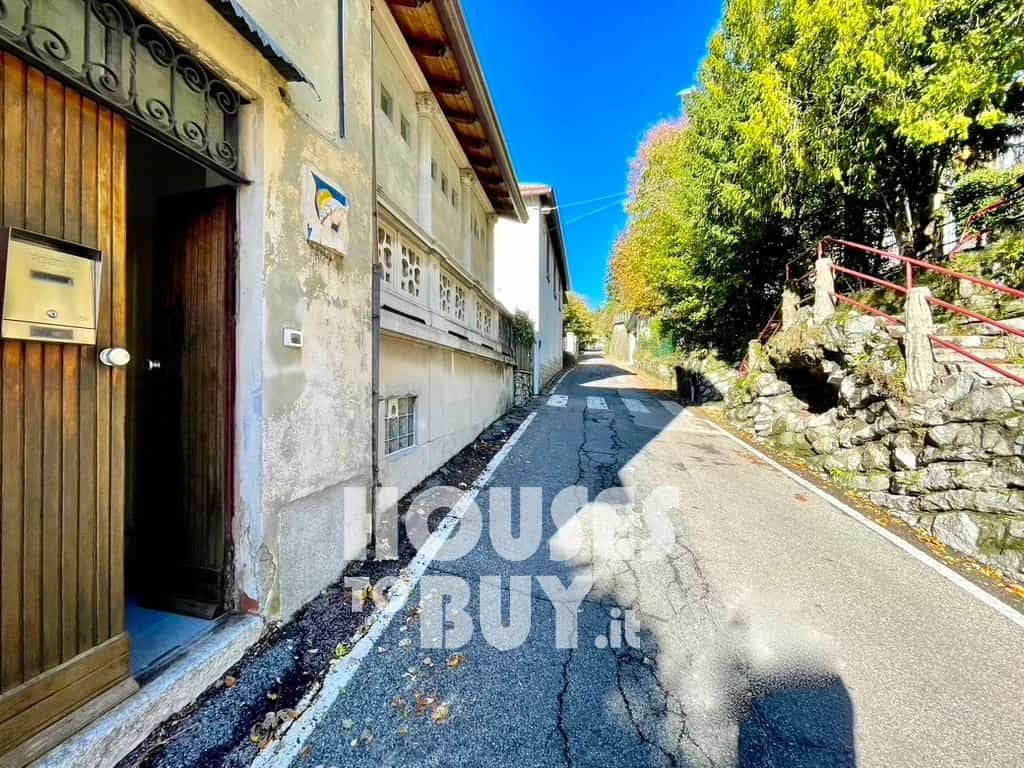 Asuinrakennus sisään Brunate, Como 12372561