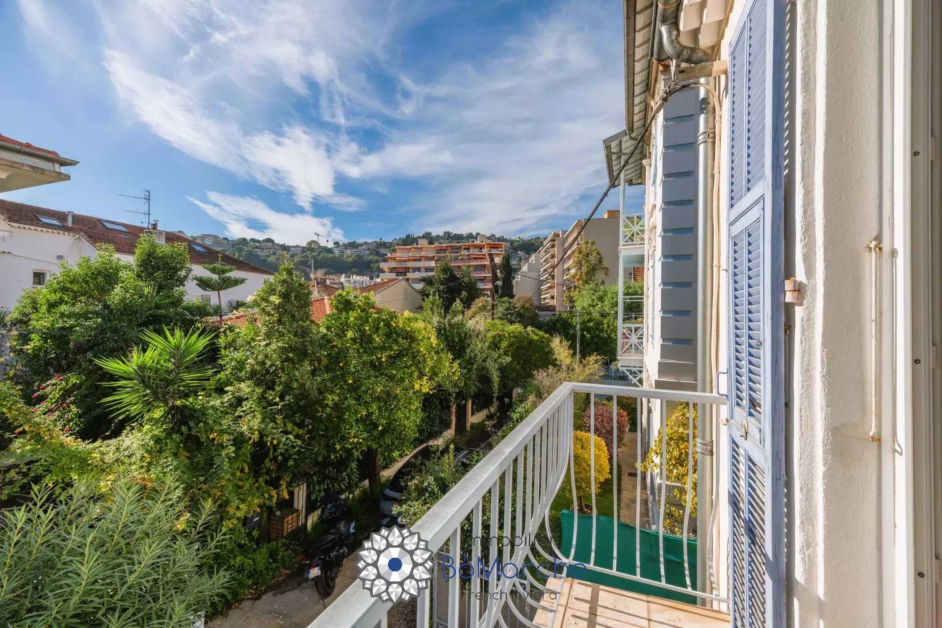 Useita taloja sisään Nice, Provence-Alpes-Cote d'Azur 12372572