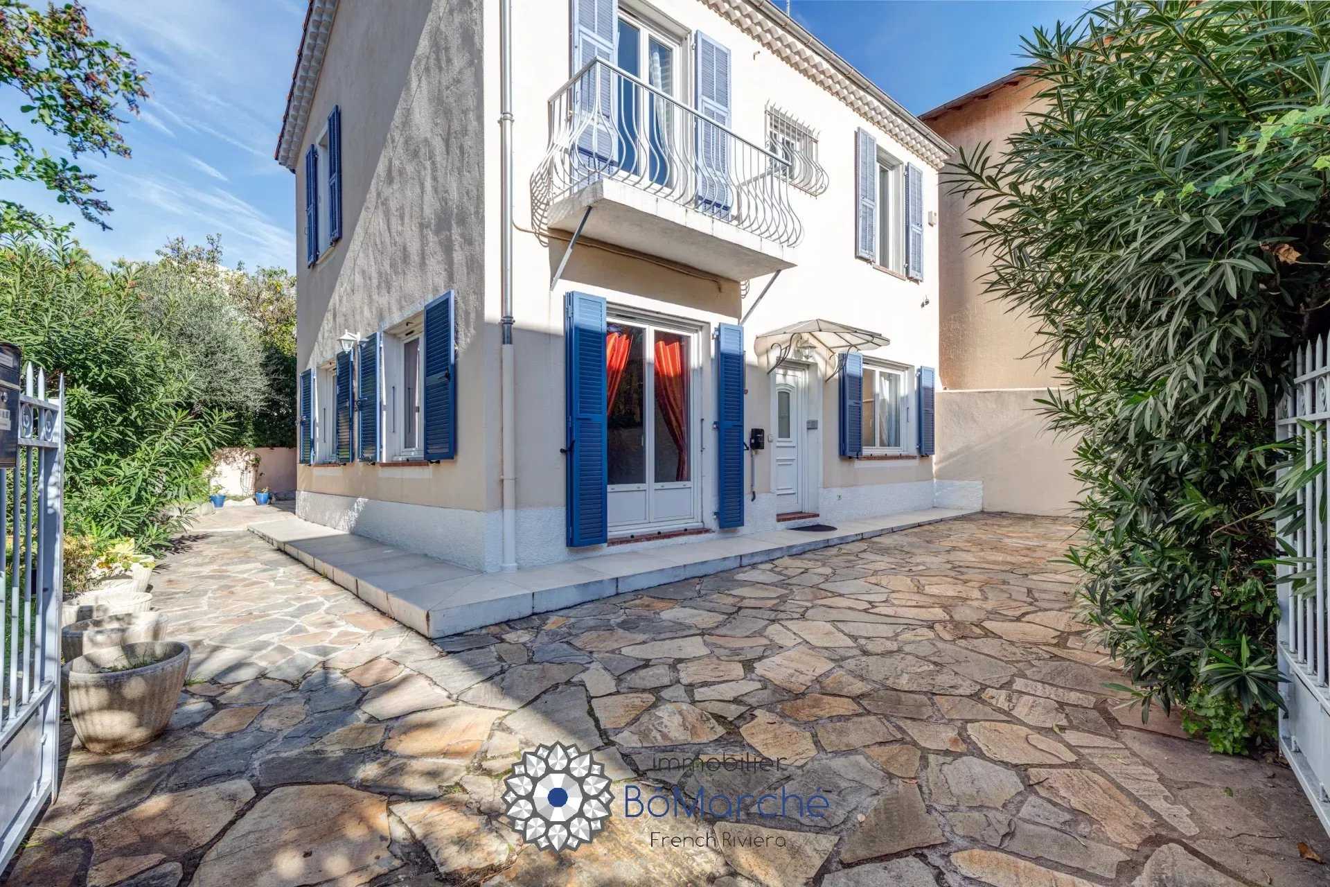 Multiple Houses in Nice, Provence-Alpes-Cote d'Azur 12372572