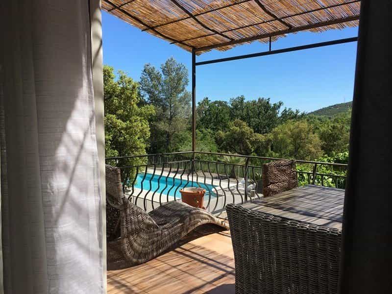 casa en Hyeres, Provence-Alpes-Cote d'Azur 12372599