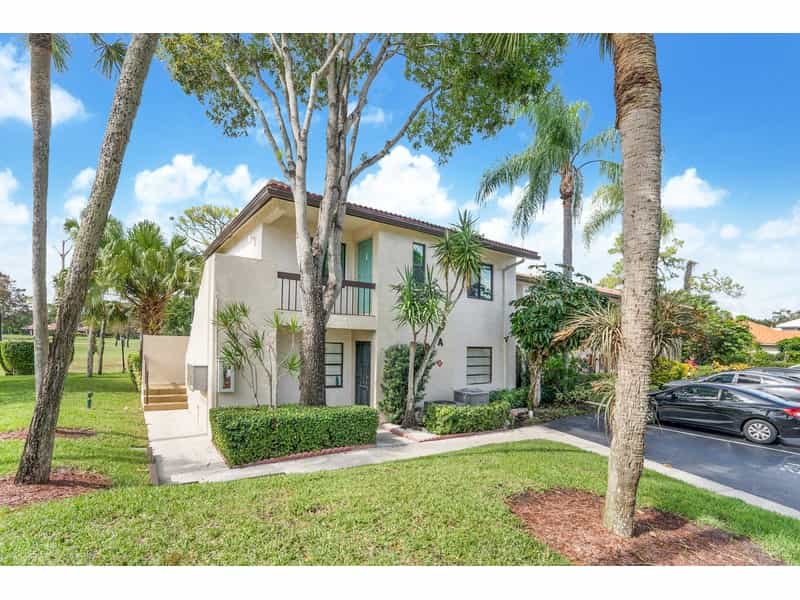 Condominium in Sandalfoot Cove, Florida 12372859