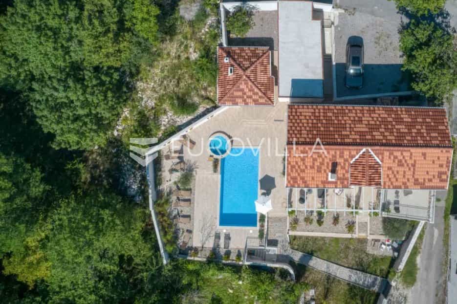 жилой дом в Drivenik, Primorsko-goranska županija 12372867