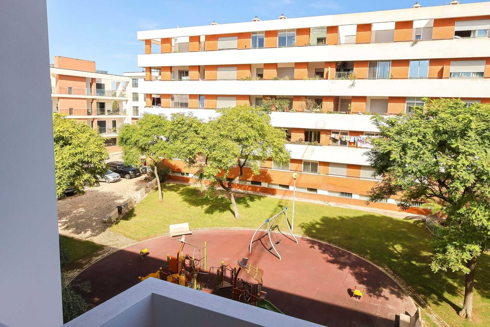 Condominium in Olhão, Faro District 12373474