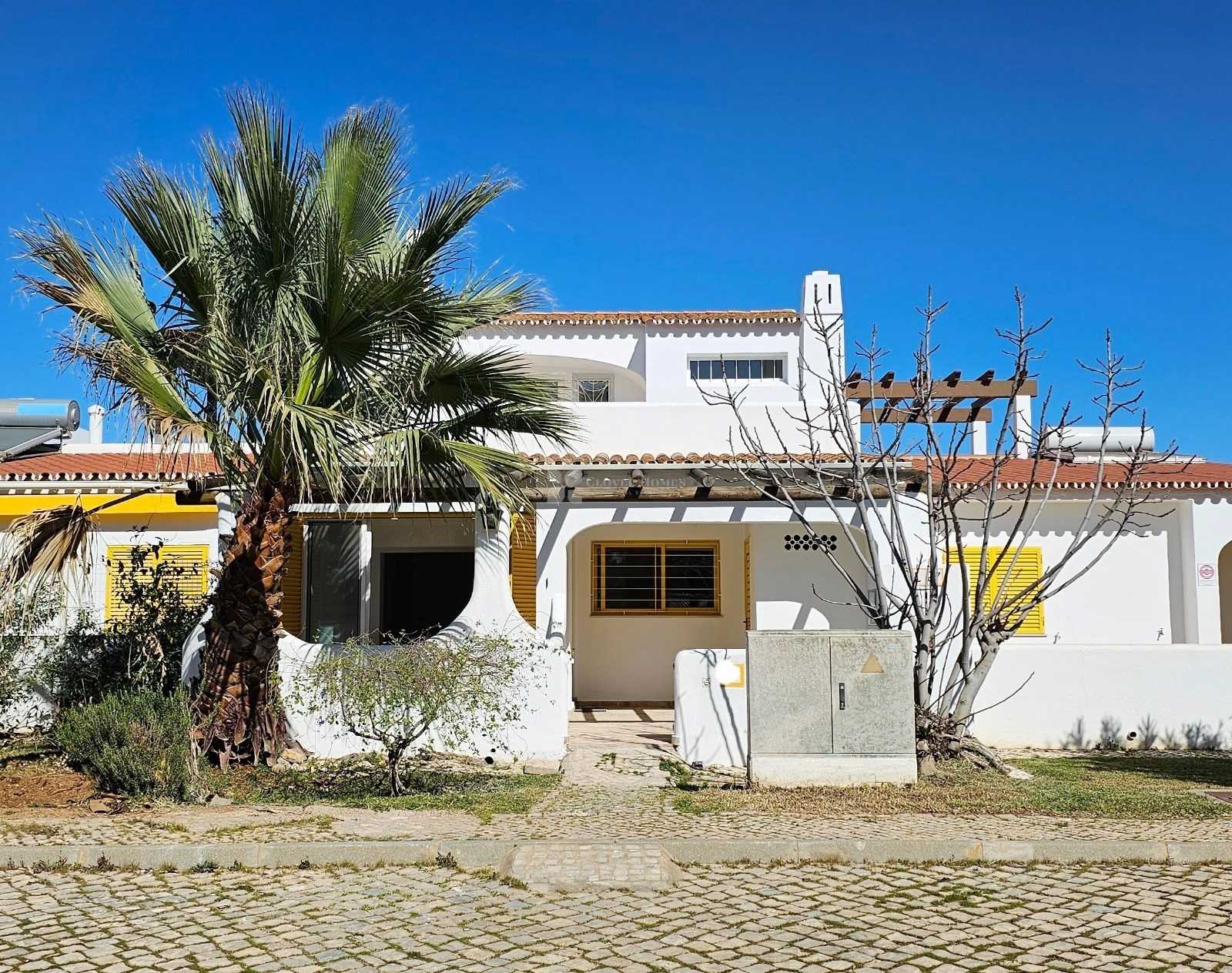 Huis in Quarteira, Faro 12373585