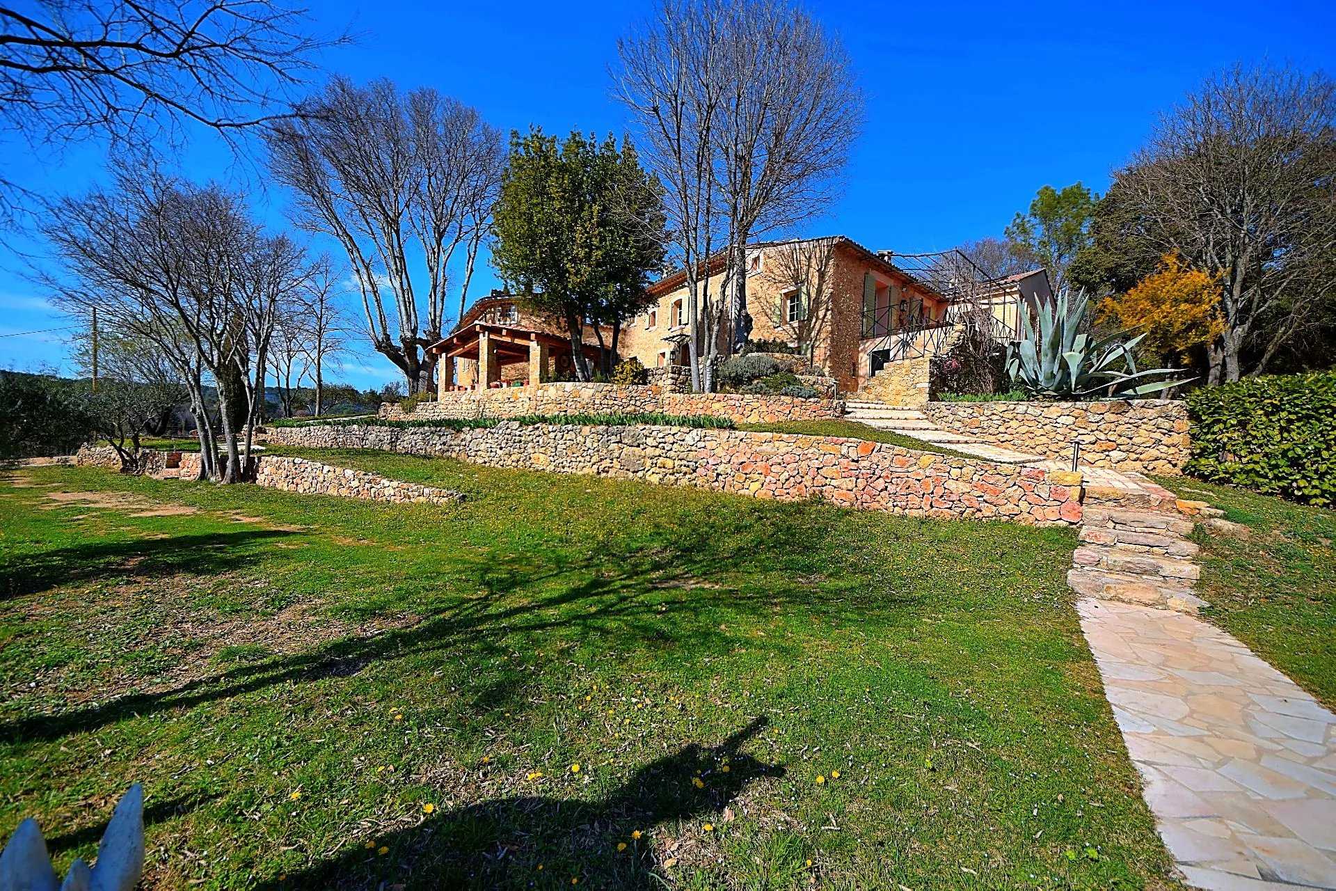 Rumah di Saint-Antonin-du-Var, Provence-Alpes-Cote d'Azur 12373855