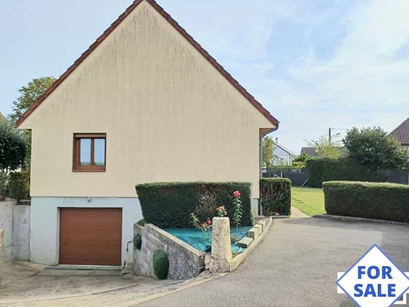 House in Arconnay, Pays de la Loire 12374417