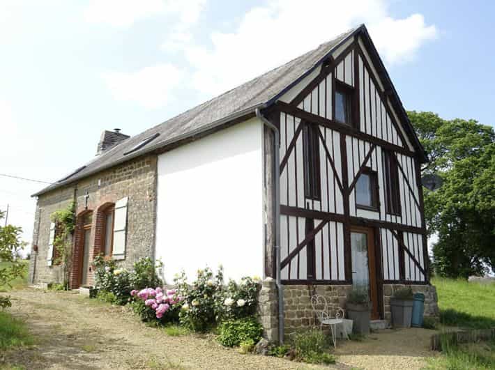 Talo sisään Sainte-Marie-du-Bois, Normandia 12374422