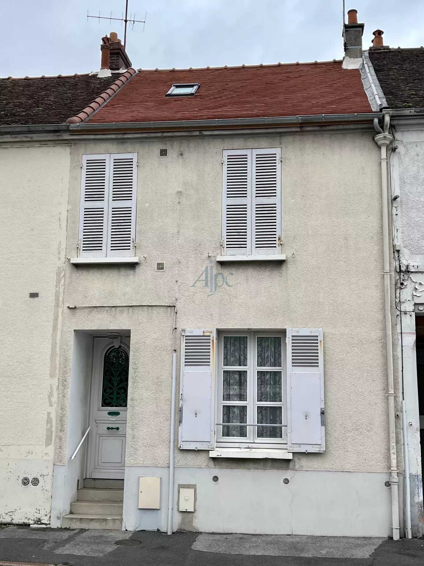 жилой дом в Coulommiers, Ile-de-France 12374896